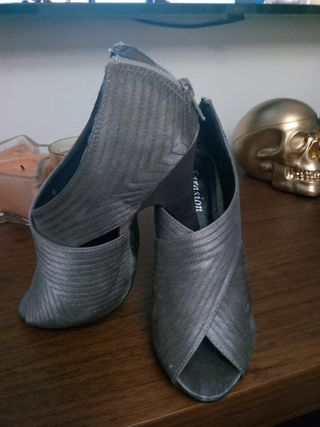Zapatos Farasion Gris - Tacones