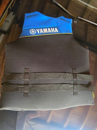 Chaleco Yamaha - Talla xxxl y otro xxl 