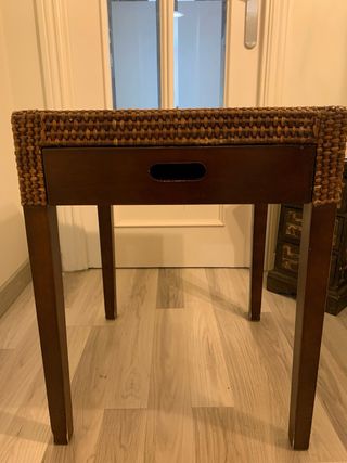 Mesita mimbre marrón - Cajón