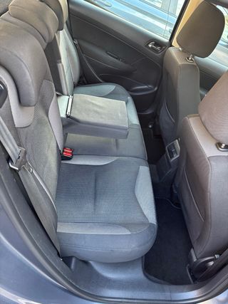 Peugeot 308 e-HDI 11