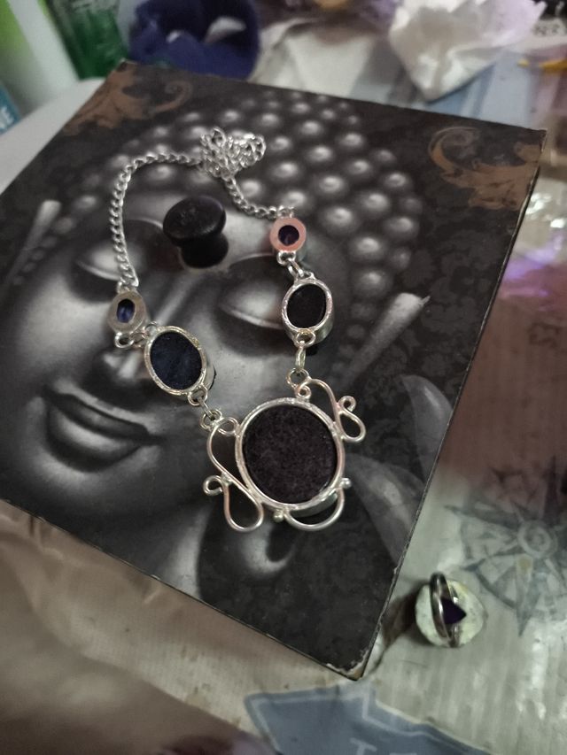 Colgante drusa: plata,y, morado oscuro 
