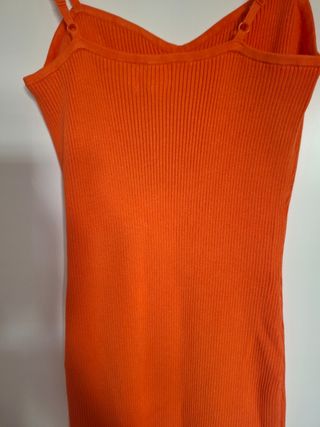 Vestido midi de H&M, talla M.