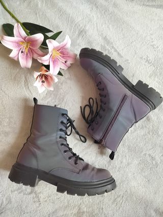 Botines militares iridiscentes