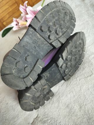Botines militares iridiscentes