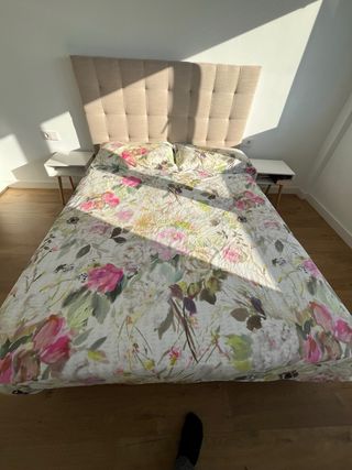 Dormitorio: cabecero, colchón y 
base tapizada