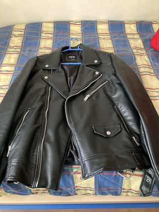 Cazadora Zara negra 