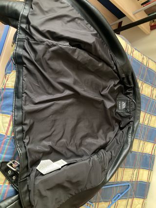 Cazadora Zara negra 