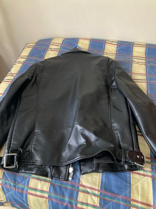 Cazadora Zara negra 