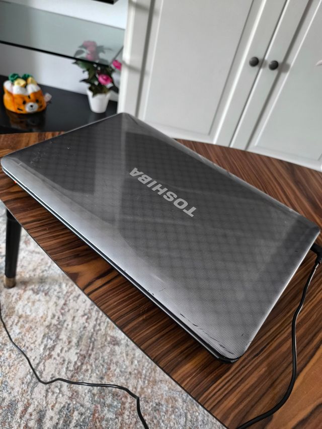 Portátil Toshiba Satellite L775-118