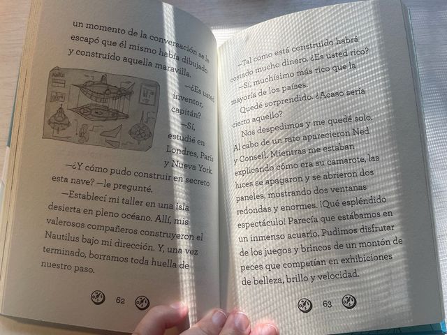 Veinte mil leguas de viaje submarino/Twenty Tho...