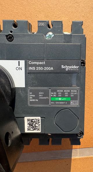 Interruptor Schneider Compact INS 250-200A