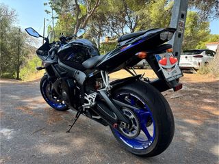 Yamaha YZF R6 2007 - 3 llaves, limitada en papeles
