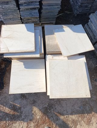 10 m2 de losas de caliza 40x40x1,5