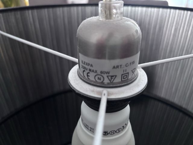 Lámpara negra dormitorio - Tela