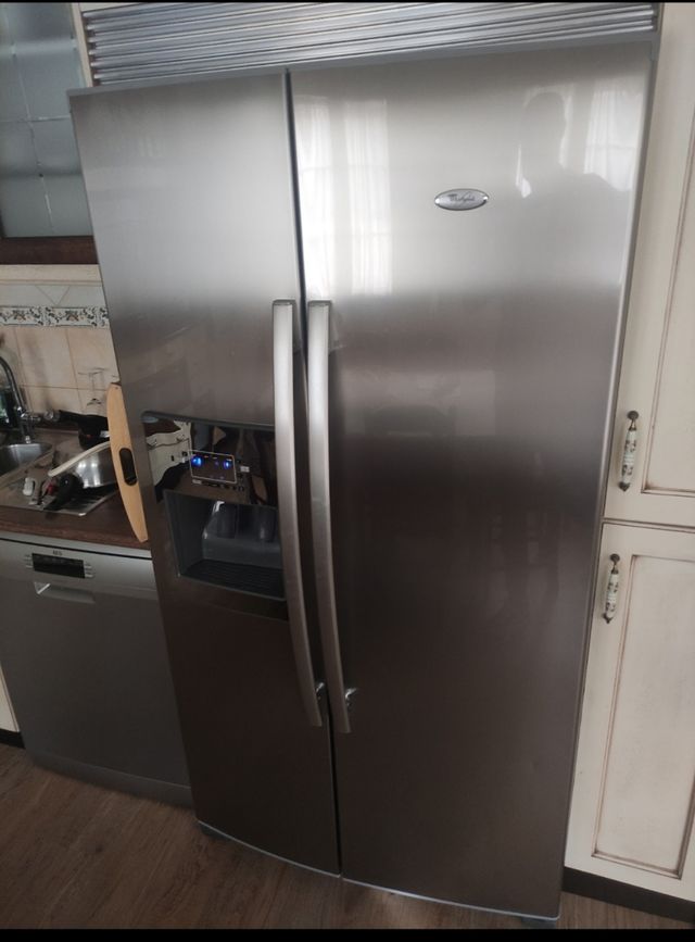 Nevera Whirlpool Americano 20RI-D4-A