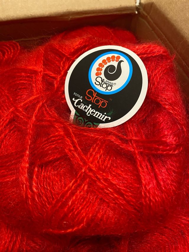 20 ovillos lana Stop Cachemir rojo