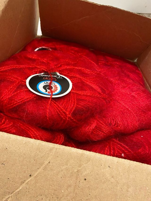 20 ovillos lana Stop Cachemir rojo