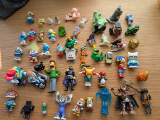 Lote de figuras coleccionables