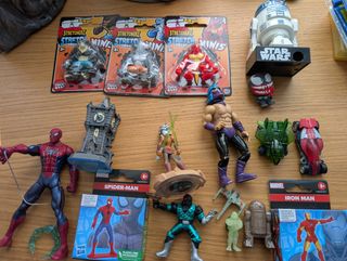 Lote de figuras coleccionables