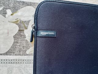 Custodia protettiva Amazon per portatili da 17,3′′