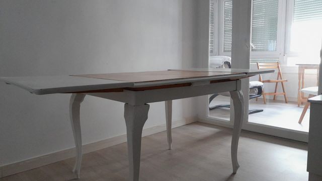 Mesa extensible blanca vintage