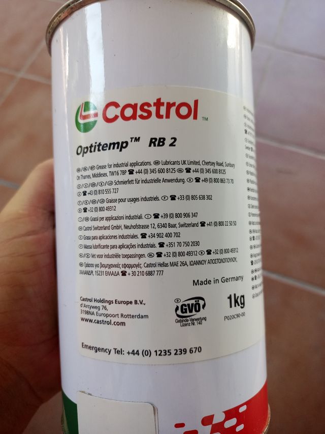 Grasso lubrificante per motori