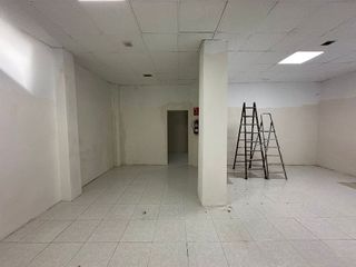 Local comercial en alquiler en Benetússer