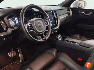Volvo XC60 2.0 T8 AWD R-Design Auto