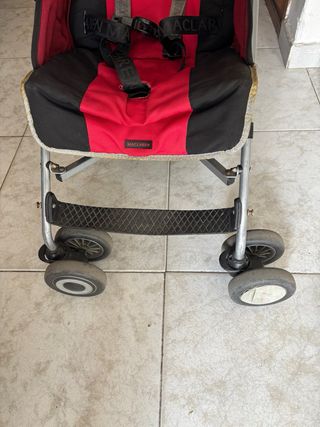 Cochecito Maclaren rojo