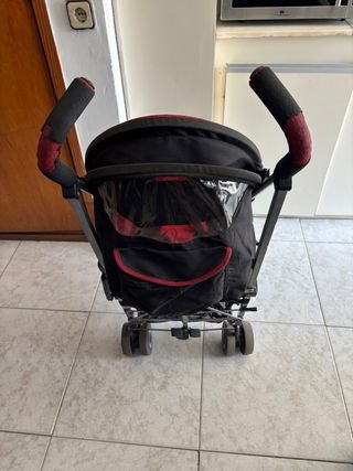 Cochecito Maclaren rojo