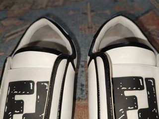 Sneaker Fendi slip on bianche e nere