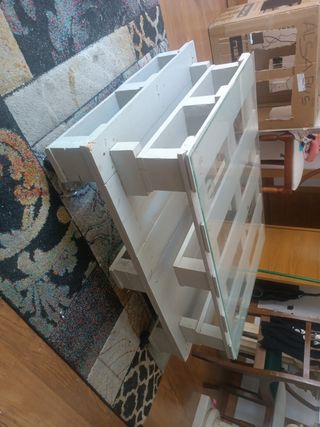 Mesa de centro blanca de madera reciclada