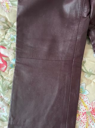 Pantalones cuero morado oscuro