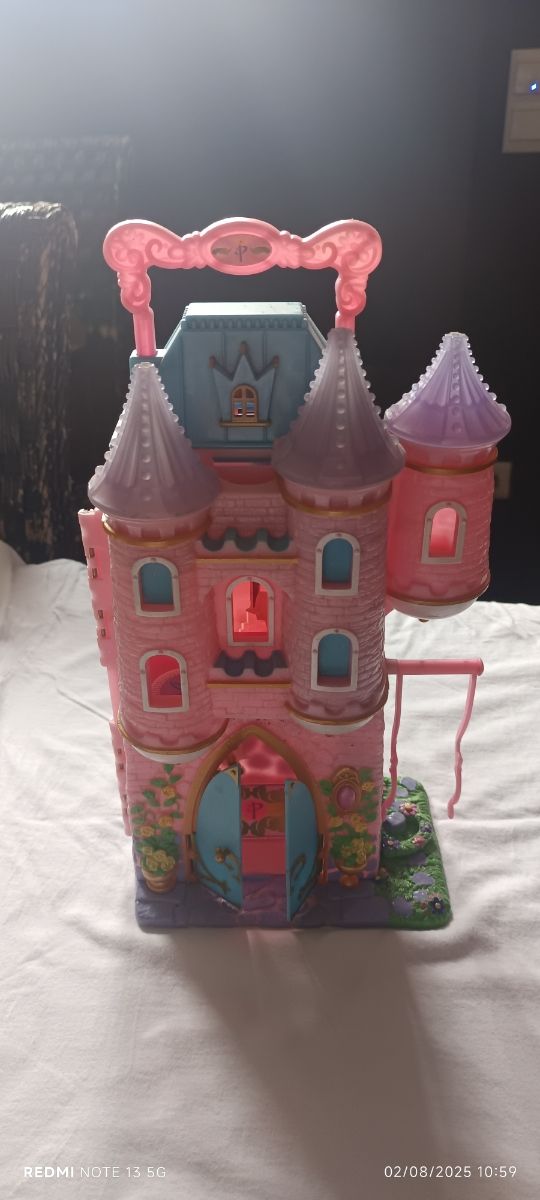 Castillo maleta muñecas poneys