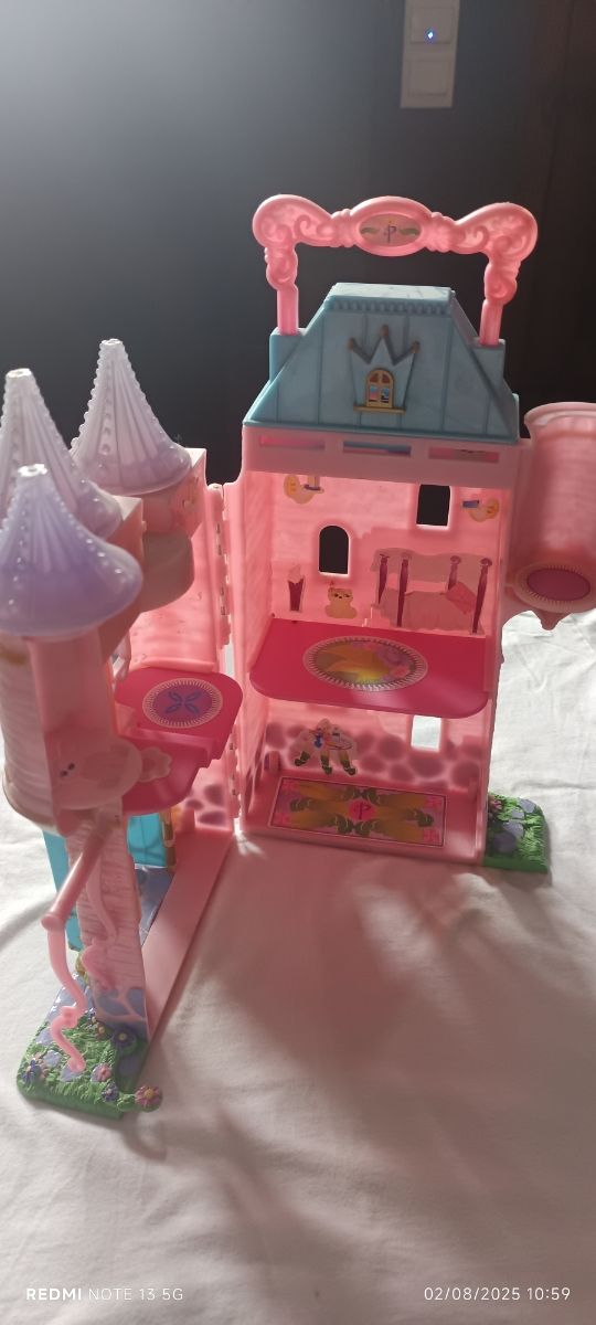 Castillo maleta muñecas poneys