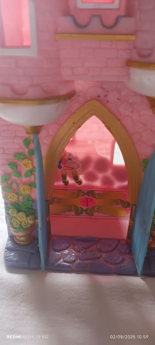 Castillo maleta muñecas poneys