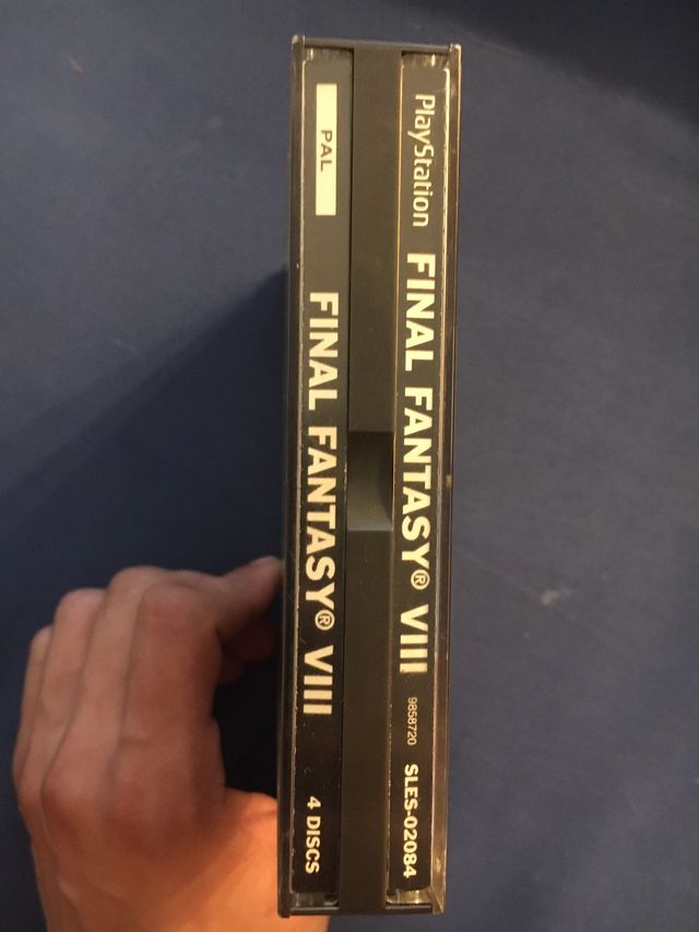 Final Fantasy VIII - PS1 4 dischi