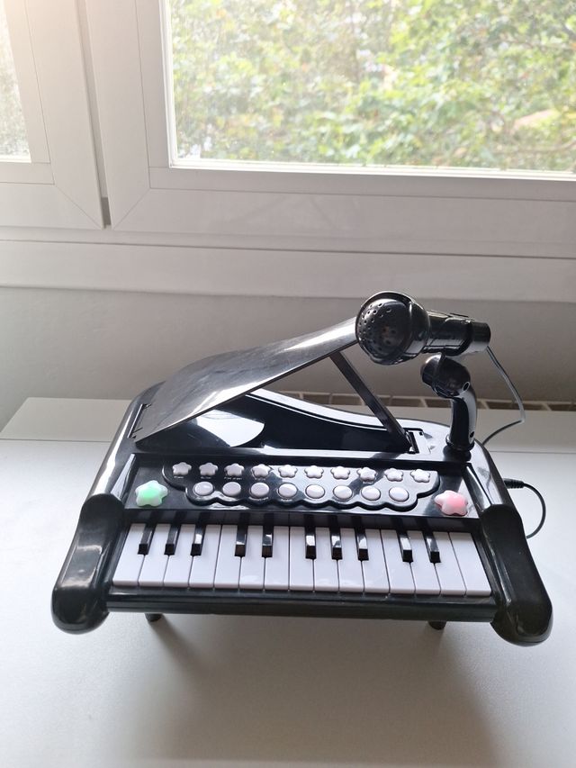 Piano Infantil con Micrófono