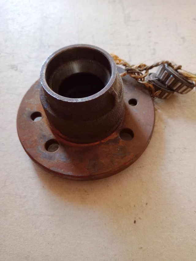 Buje Seat 850 -  Rueda