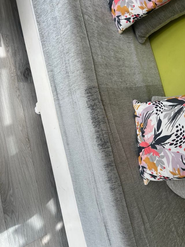 salon entarba con mesa