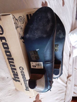 Zapatos Coolway negros tacón 41