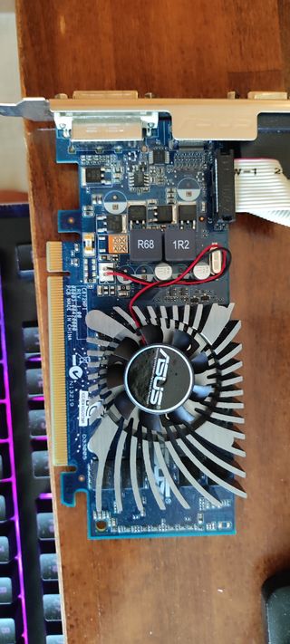 Tarjeta gráfica ASUS ATI - GPU