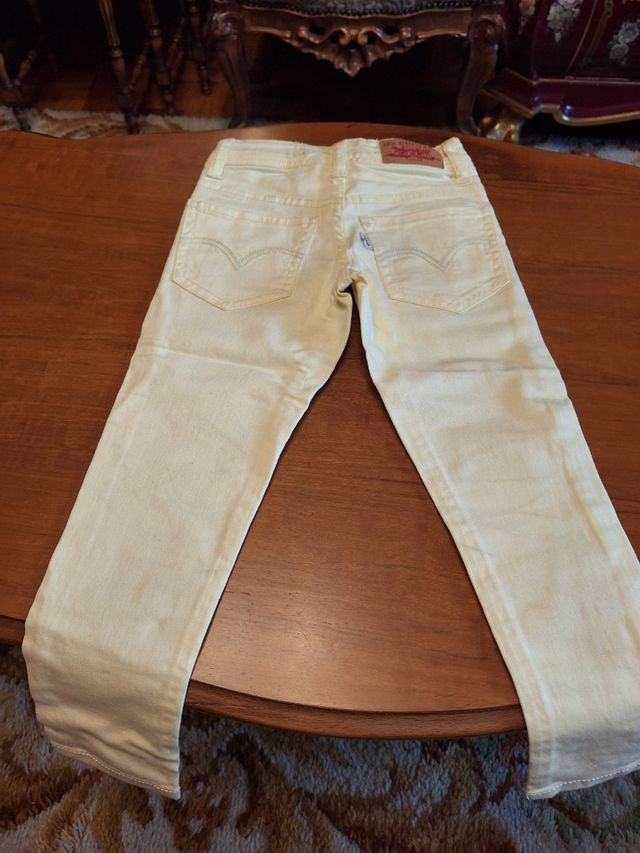 Pantalones Levis niña, color amarillo claro
