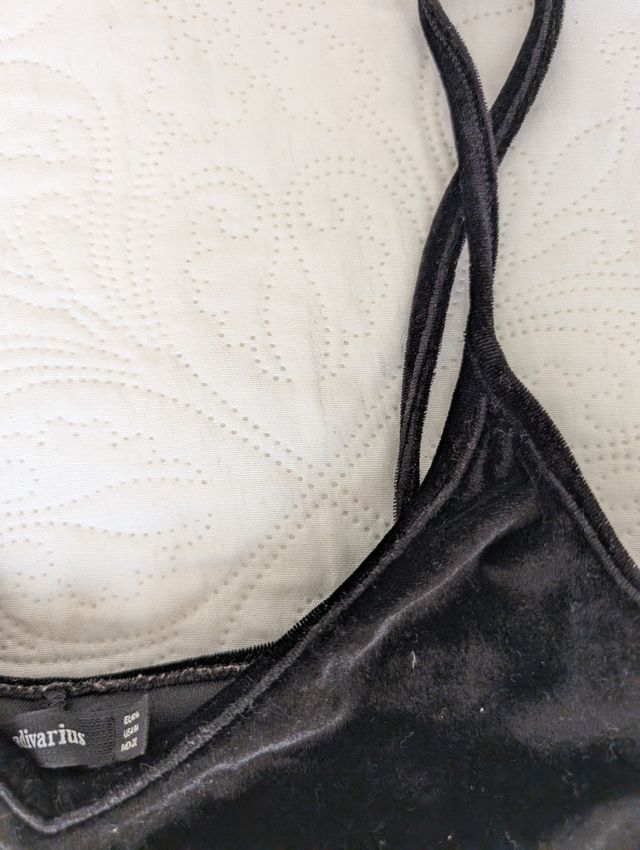 Top Stradivarius terciopelo negro - Talla M