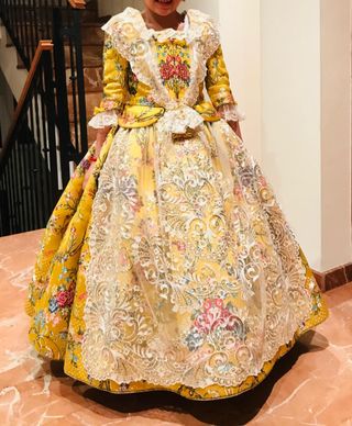 Traje  fallera  niña de 7 a 10 tela hasta 14años

