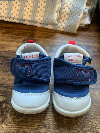 Scarpe neonato primi passi