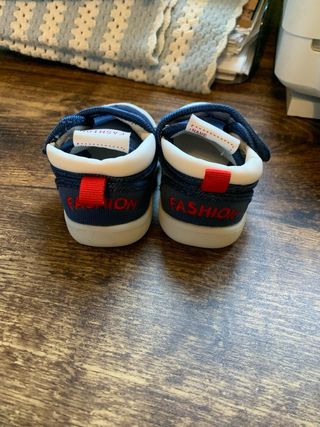 Scarpe neonato primi passi