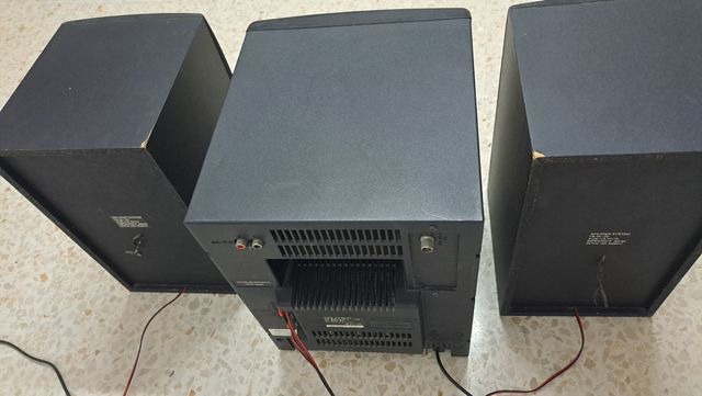 Minicadena Philips FW46 - Altavoces