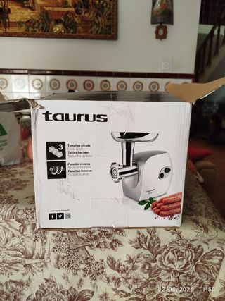 Picadora Taurus Savoy 1200w