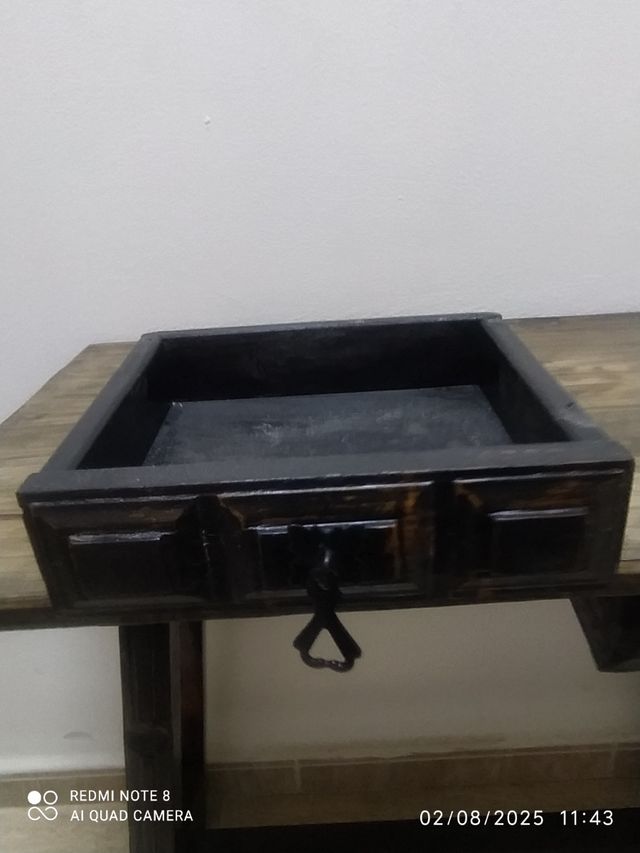 Mesa y taburete madera